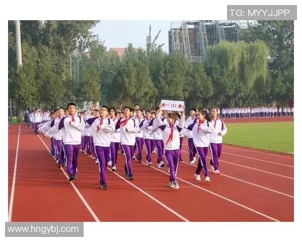 大田湾足球明星闪耀赛场展现青春风采与拼搏精神